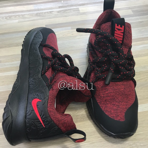 NWT Nike City Loop F Black/University Red WMNS - Picture 3 of 7